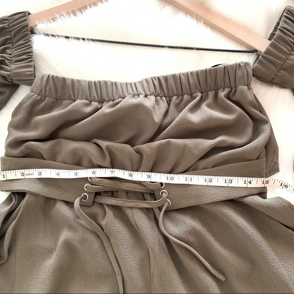Rumor Boutique army green halter flare sleeve tie waist romper size 6 - Picture 6 of 11